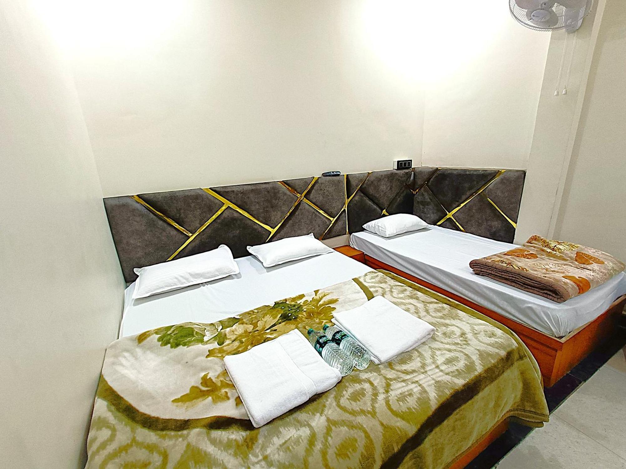 Hotel Shreem Удджайн Екстер'єр фото