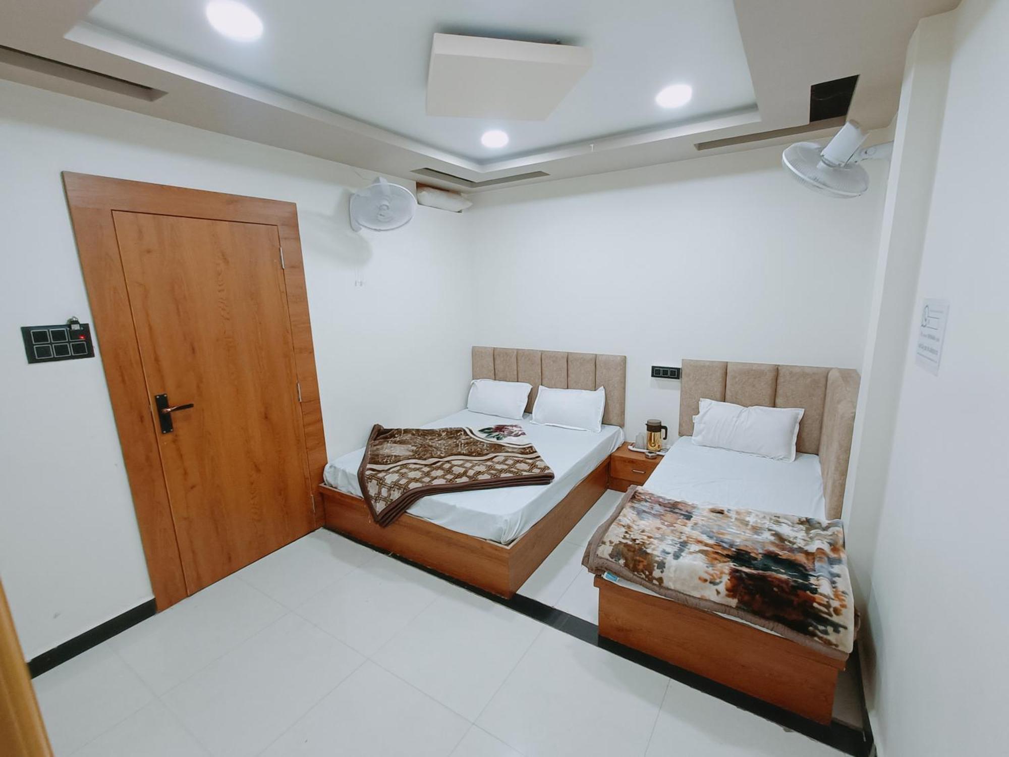 Hotel Shreem Удджайн Екстер'єр фото