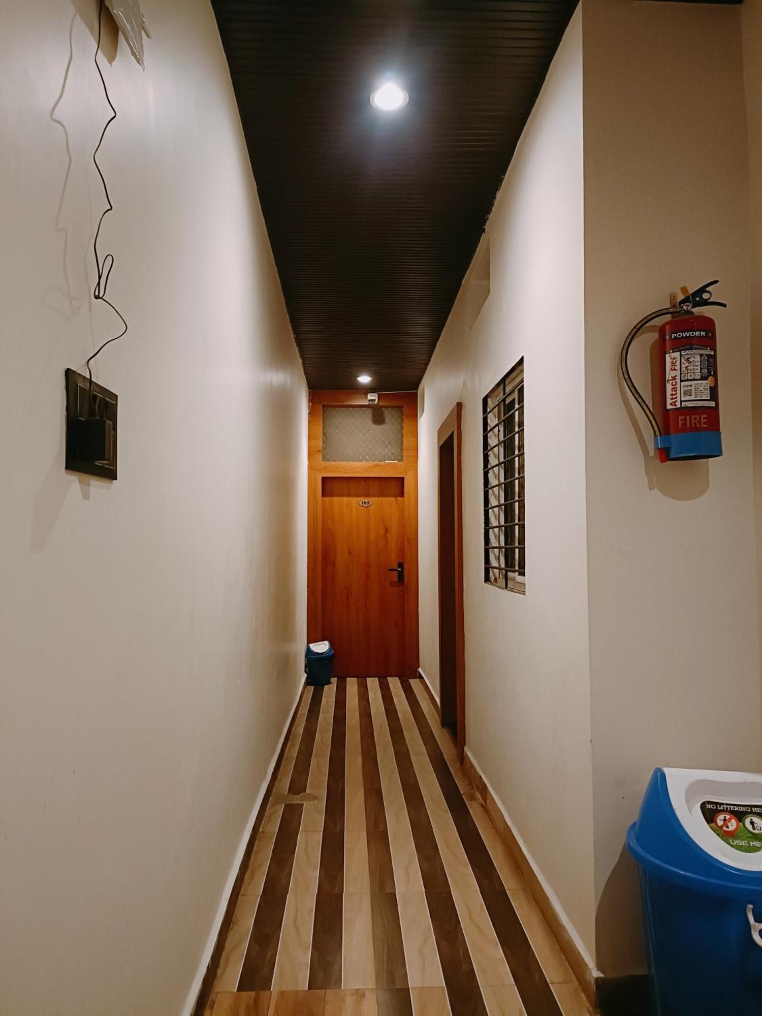 Hotel Shreem Удджайн Екстер'єр фото