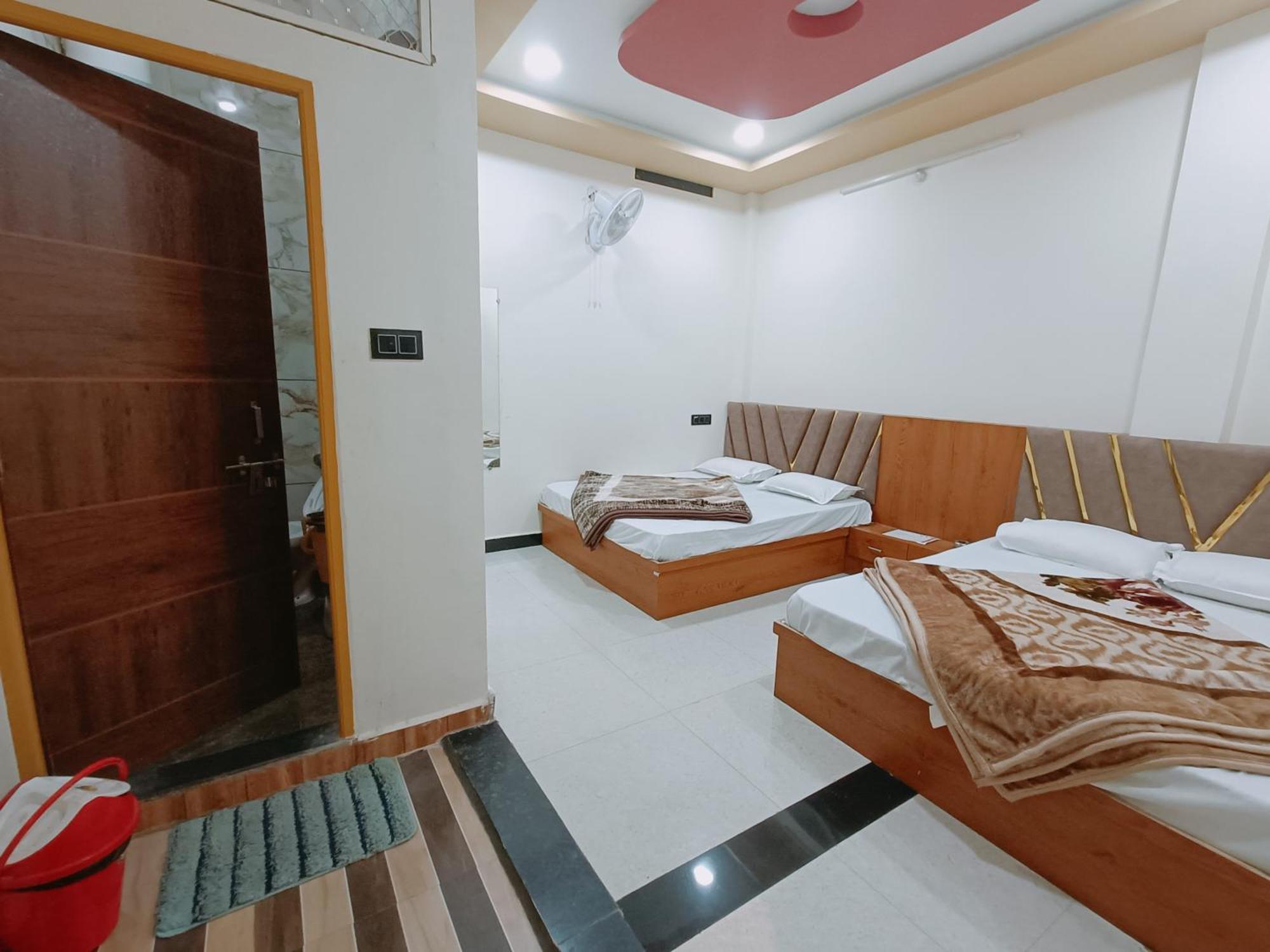 Hotel Shreem Удджайн Екстер'єр фото