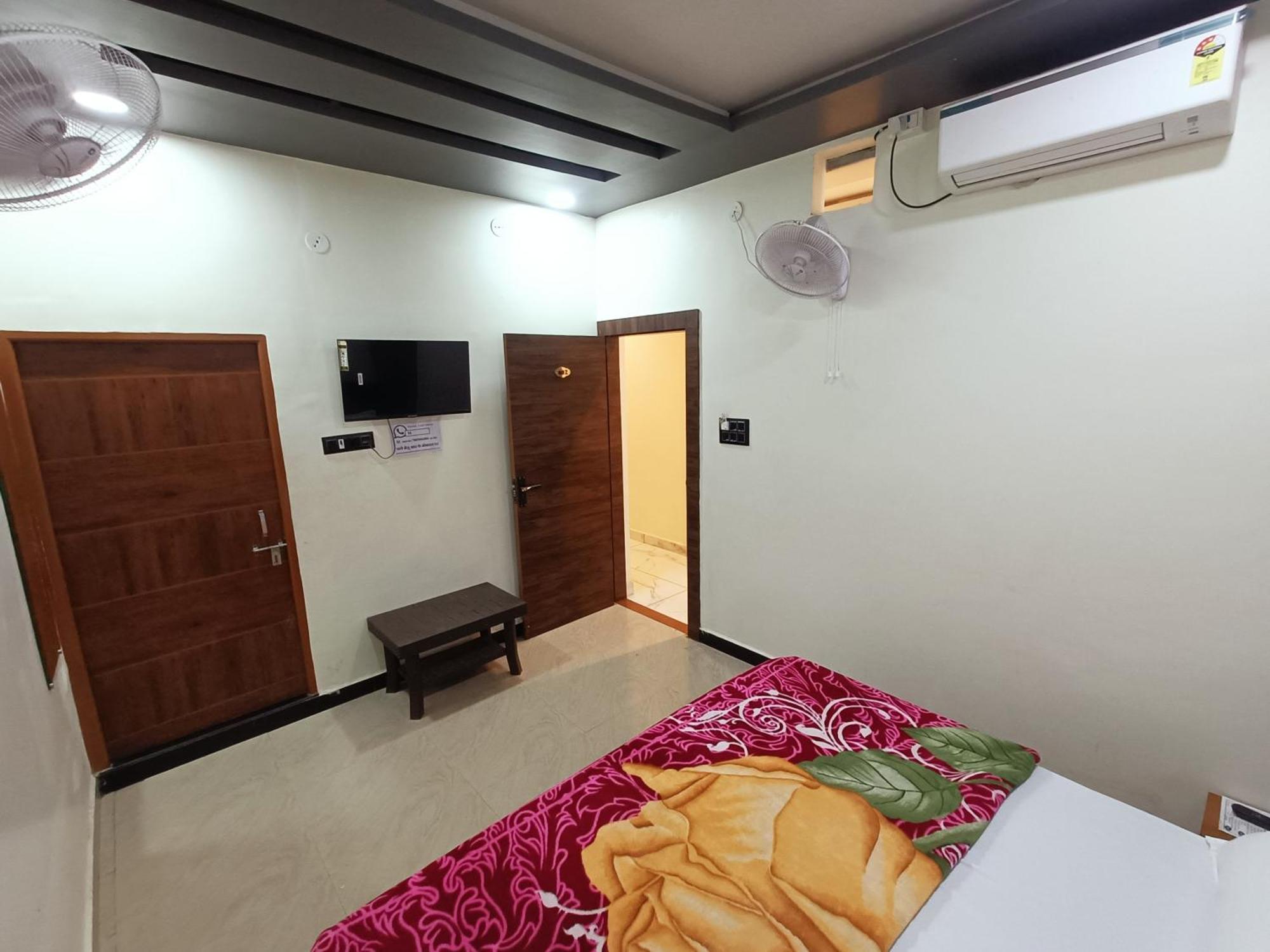 Hotel Shreem Удджайн Екстер'єр фото
