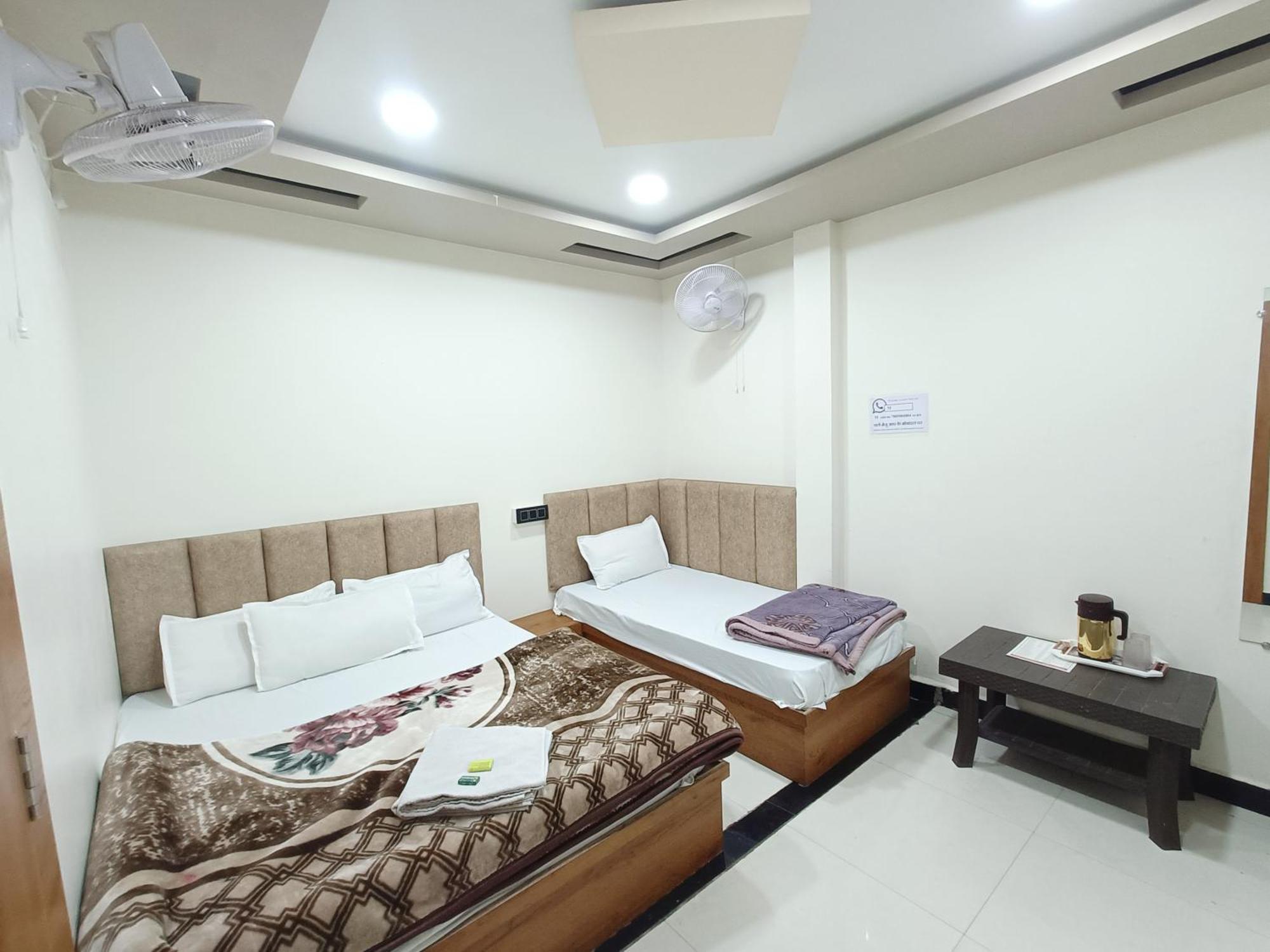 Hotel Shreem Удджайн Номер фото